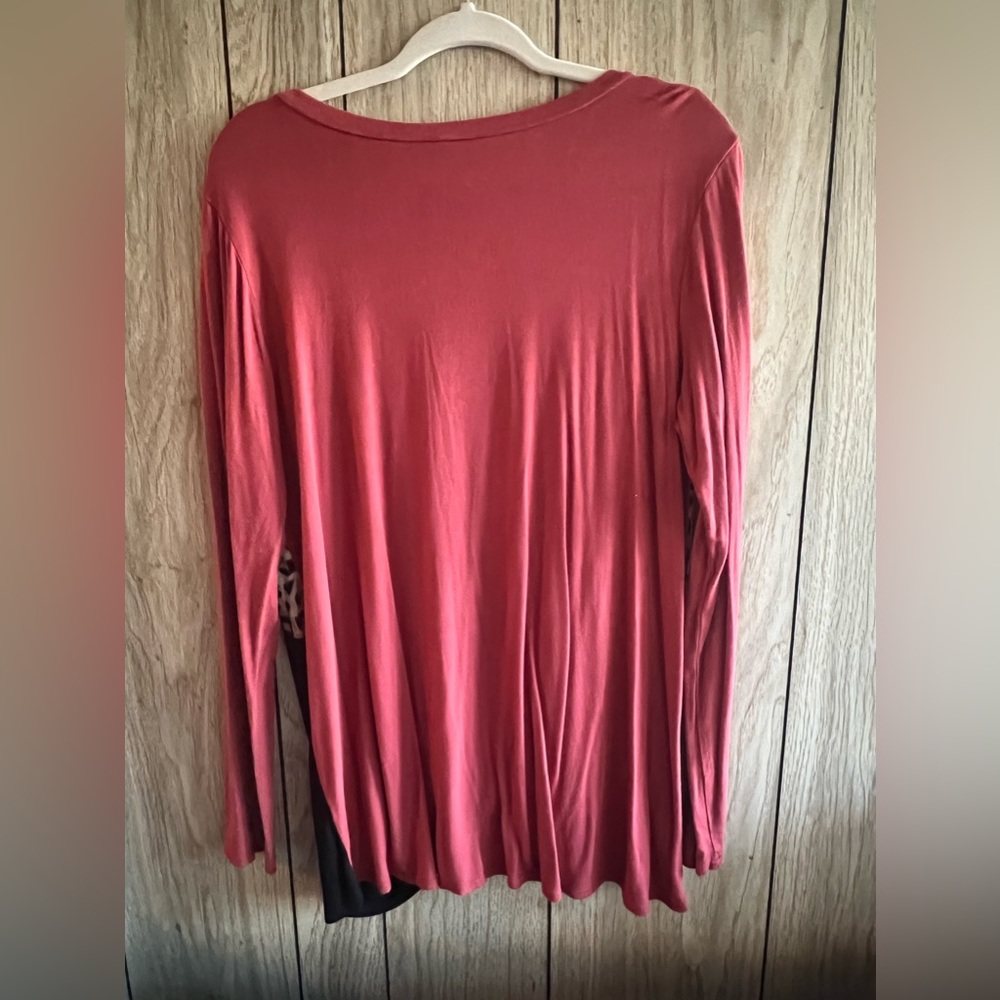 Coral, black, and leopard print knot top - Picture 3 of 3